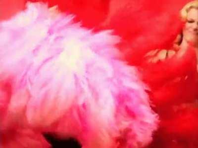 Alison Brie vs Gillian Jacobs