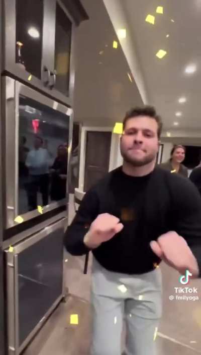 Braindead Qultist Family does trump dance because they have no other personality traits 