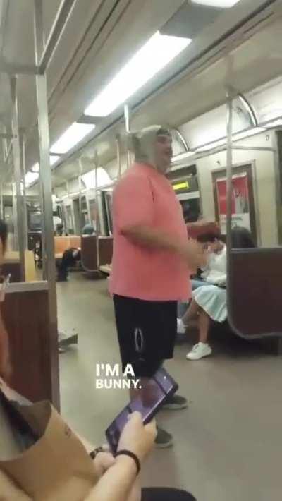 main character on the subway being a fucking clown.