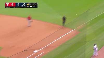 [Highlight] Nick Castellanos, already with two home runs today, throws out the winning run at the plate to send it to extras