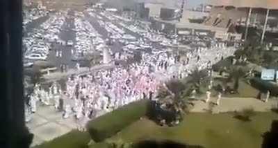 Regime change in $audi Arabia 🤔? Thousands of students chanting death to the Saudi family.