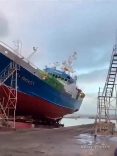 it's all fun and games until you miss the ocean with your boat...