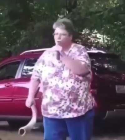 Reverse Repos creeping back to 1 Trillion again like…