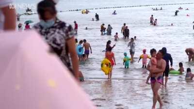 Olha a porra da música que eles colocam pra falar do COVID