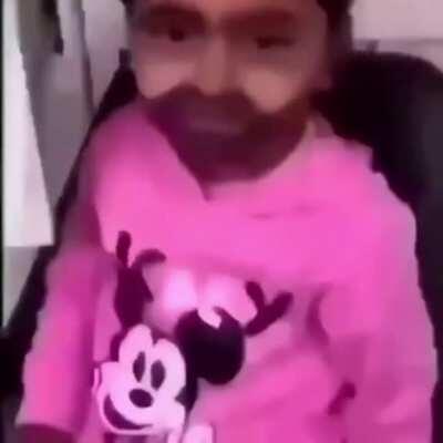 Little girls wants to look like Cinderella