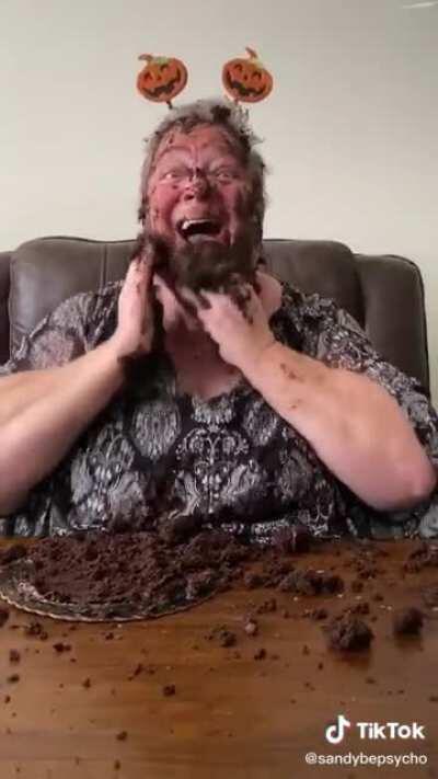 Please don't serve cake on the boat, Noah