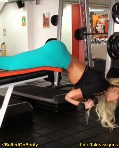 Love when the silicone implants are so obvious