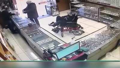 HMB -While I hold up this jewelry store...