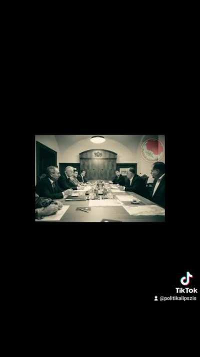 (AI) Válságtanácskozás a Fideszben