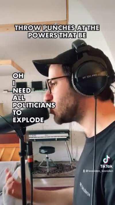 How to „Rage Against The Machine“ in 60 seconds