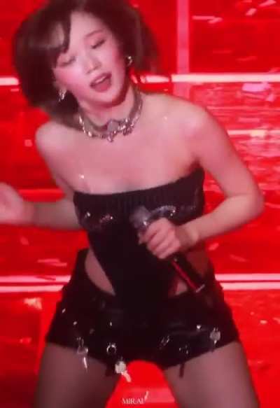 LE SSERAFIM - Chaewon