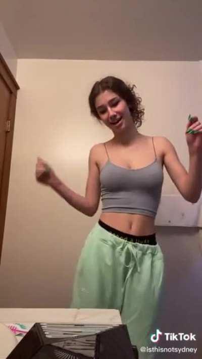 SydneyVMayy2 - Video #8915