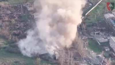 Ukrainian aviation destroyed Russian infantry position using JDAM-ER bombs. Soledar sector, April 2025