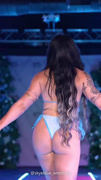 Love to watch her leave 🍑