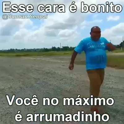 😎👌 esse cara não faz as mulheres e homens se molharem, ele faz as pessoas criarem oceanos.