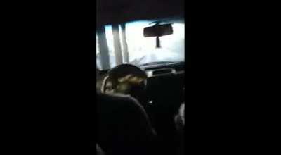 [EL TALAR] Pibes a fondo chocan con bondi y lo filman