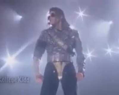 Fans fainting at Michael Jackson concert