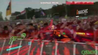 I cant even focus on the fight bro