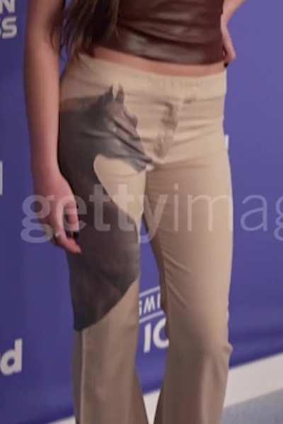 At the Billboard Women In Music event [gif]