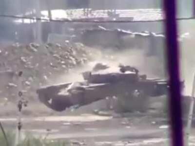 What i see when the enemy breaks my tracks and cannon breach