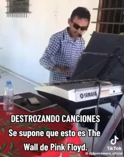 He sings better than Rog 🗿🗿🗿