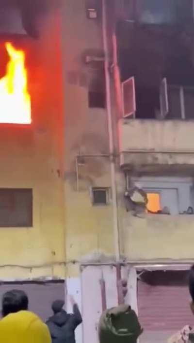 El gobierno argentino intentando terminar con los incendios de corrientes.