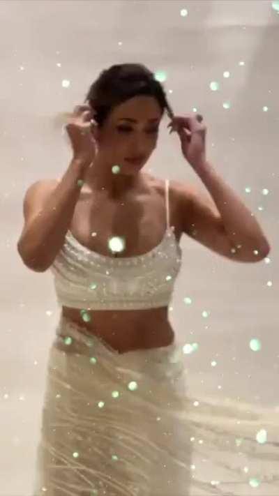 Malaika Arora jugs