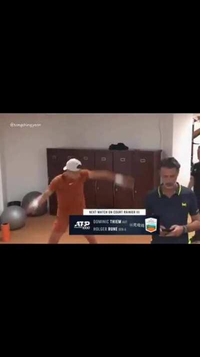 No one....Me in my room at 2 am: 