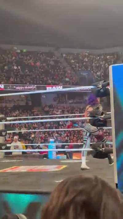 RAW: Happy Holidays (December 22, 2025)
