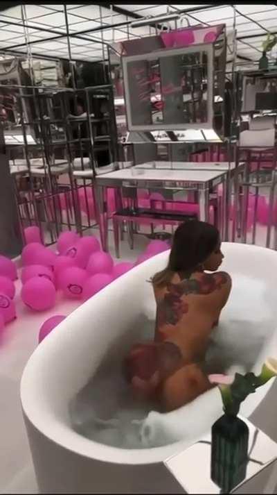 Cardi Twerking in bathtub 