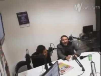 Felipe avello predijo la funa del Kiwi por lo de Pamela Leiva