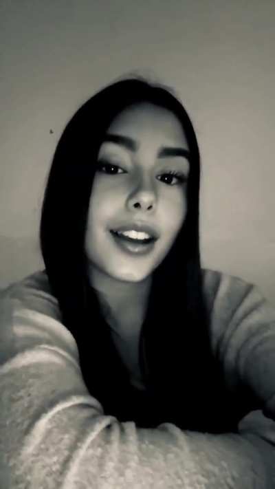 Ella es.: MARTINA, influencer. 2025.