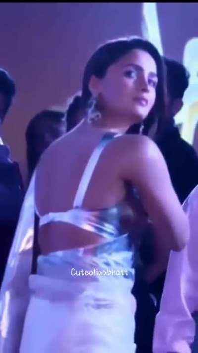 Alia Bhatt in a saree and silver metallic backless blouse - what a stunning fucktoy
