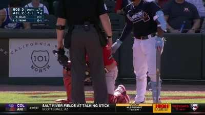 [Highlight] [Highlight] The umpire uses his 