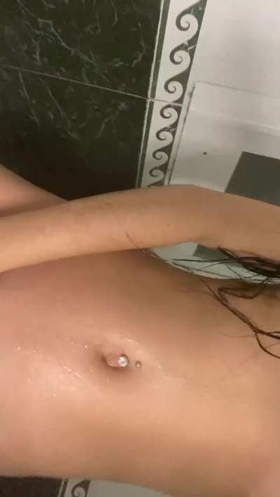 If I told you I was 20 and only fucked without a condom, what would you do -  Check first comment😻​🔥