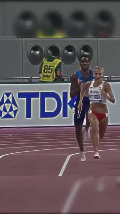 The speed difference between men and women is crazy😳