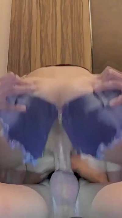 Woman in Denim Hotpants Gets a Creampie