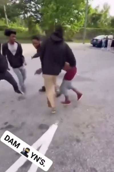 ATL YNS JUMP OG FOR WHISTLING AT MAMA 🧑🏾‍🦱vs👨🏿‍🦳