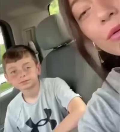 Hmj while I troll my sister