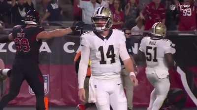 [Highlight] Dalton in dismay after throwing a pick 6, juxtaposed by Wilson's flying leap into the endzone