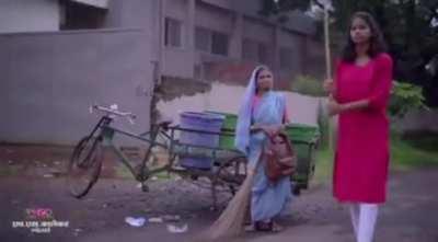 Ad by Kalekar Jewellers.