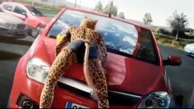 Comercial diferente esse