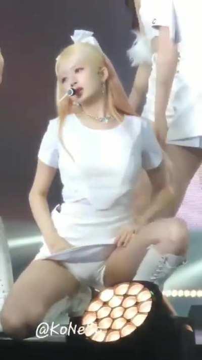 Rei's camel toe 🫣