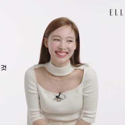 210825 - Nayeon smile