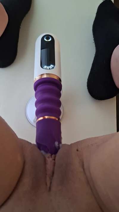 Testing out my new fuck machine and getting it messy