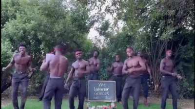 Afrika kabilesinden Kılıçdaroğluna zencigöt desteği