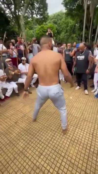 Capoeira session turned to chaos