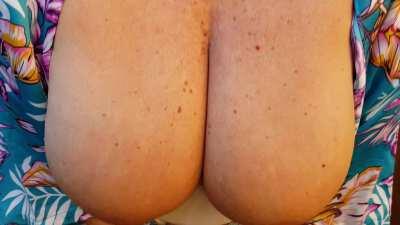 Early morning boob fun outside 😉 xx 56yo (f) (OC) 🇦🇺