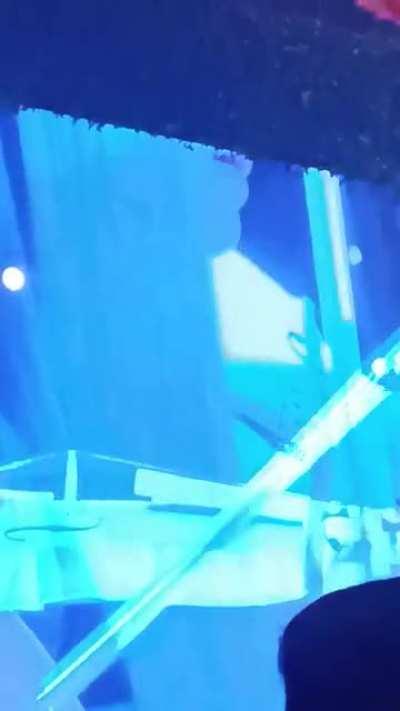 So I went to a wedding where they have this fairy violin performance and... 😭