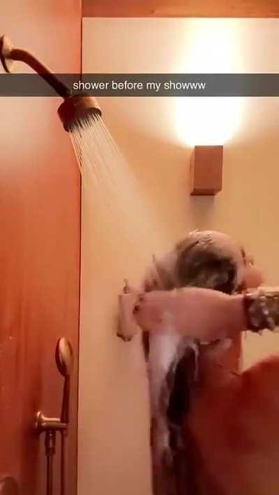 Sommer | shower before show | Snapchat | February 2024